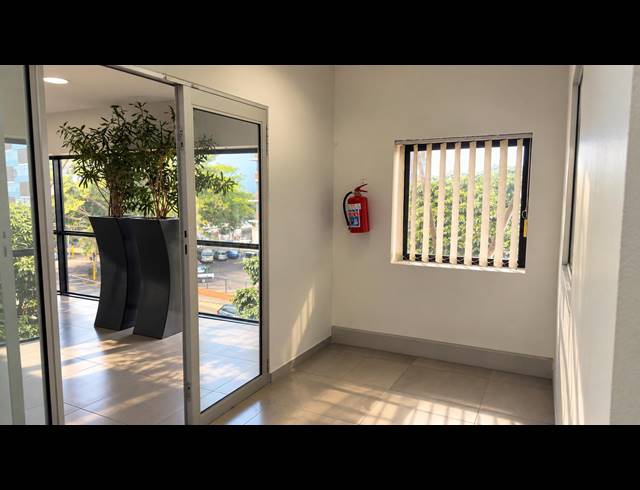 112M² OFFICE TO LET IN GLENWOOD